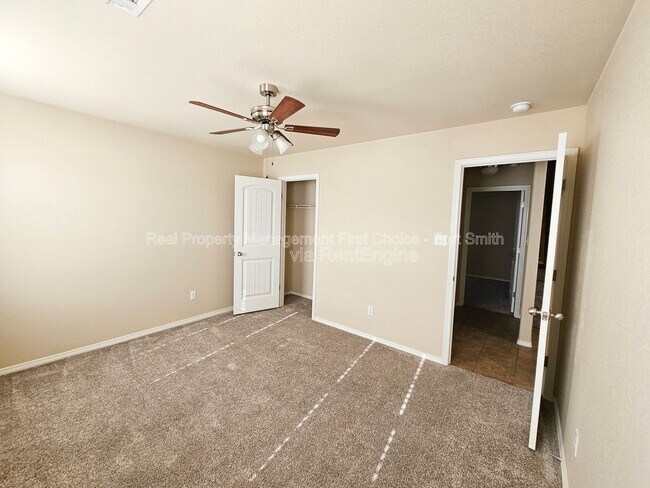 Building Photo - 605 Torrington Wy.