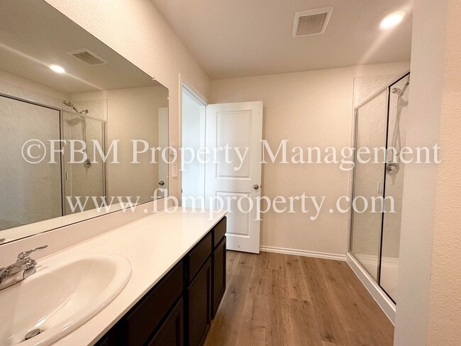 Building Photo - 864 Keystone Ct