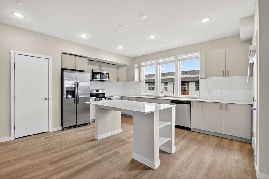 Building Photo - Ascend Meadowdale
