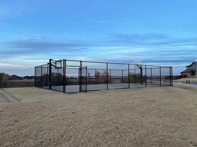 Building Photo - Deer Creek Schools