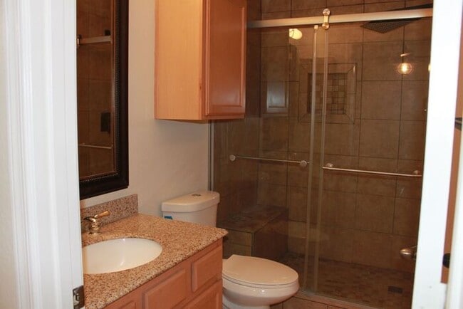 Building Photo - Adorable 3 Bedroom in Pecan Creek South