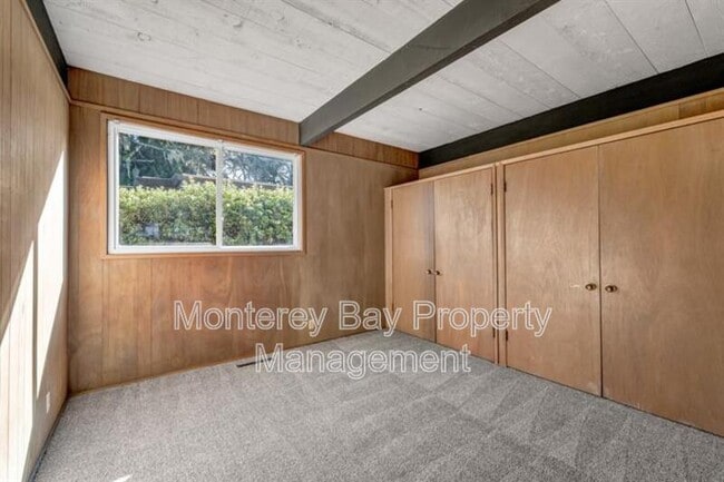 Building Photo - 635 Grace St