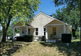 Building Photo - 1502-1504 East Tabor Street