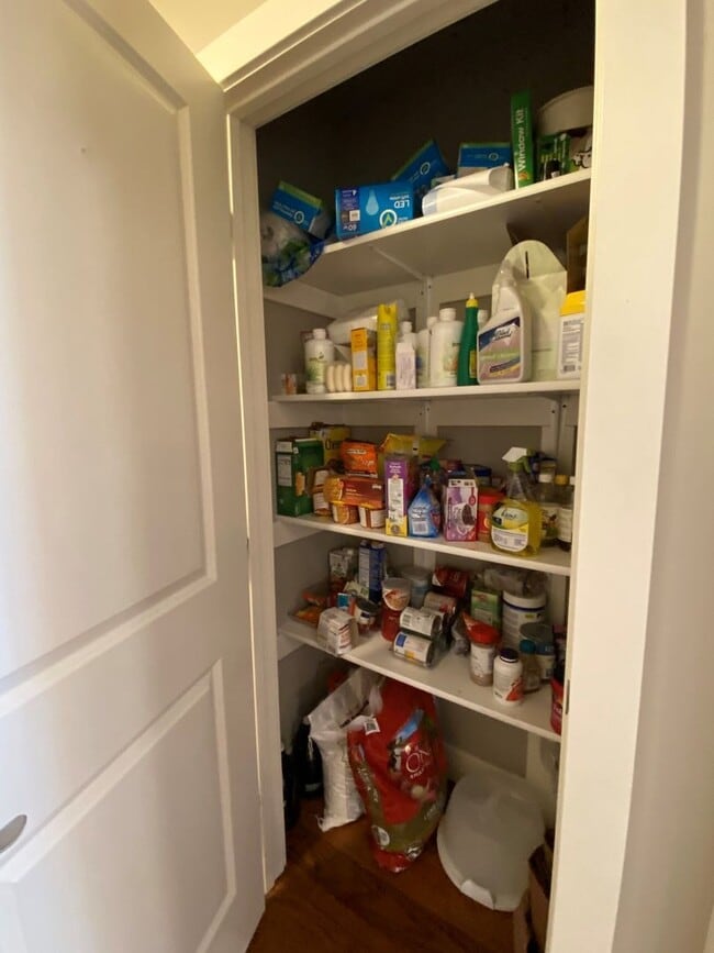 Building Photo - FENCED BACKYARD! BONUS ROOM/OFFICE! SAFE ROOM! THREE CAR GARAGE