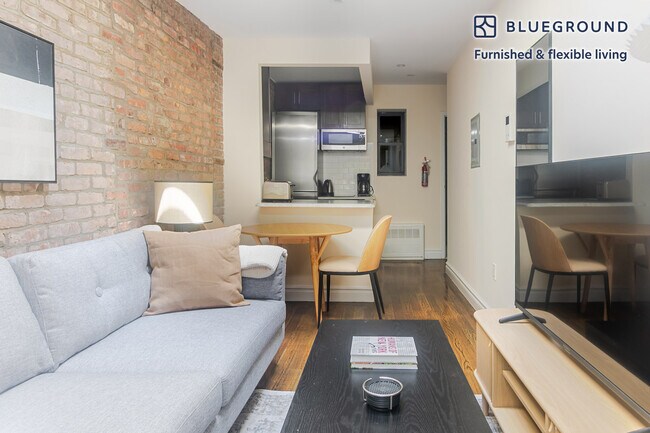 Building Photo - 316 W 14th St