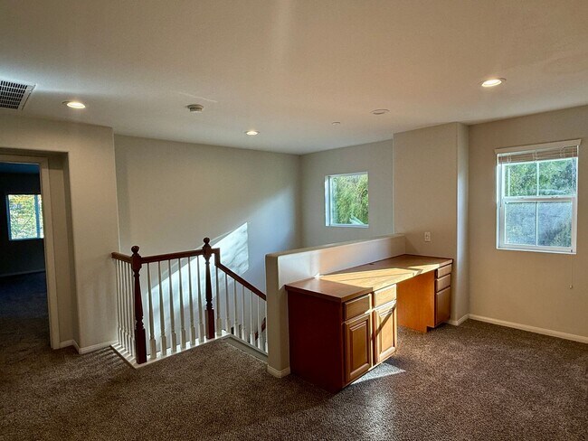 Building Photo - Beautiful 5-Bedroom Home In Oceanside