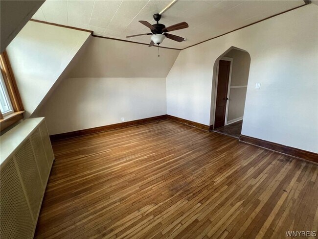Building Photo - 98 Freund St