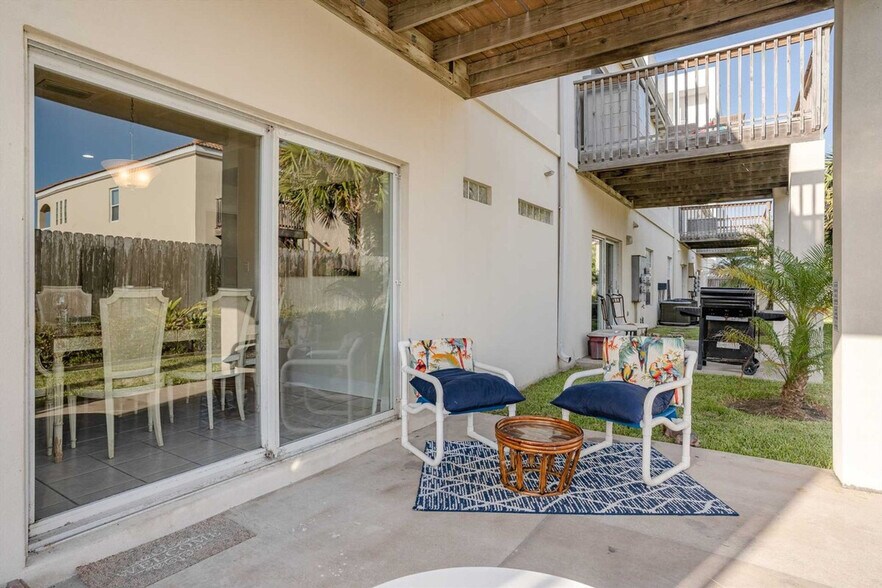 Building Photo - 2 E Lantana St