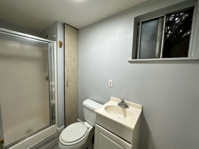 Building Photo - 10635 Acalanes Dr