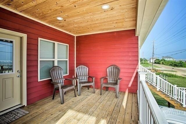 Building Photo - 272 Lakeview Dr