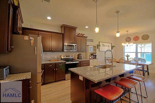 Building Photo - 82 Mcclelland Lp NE
