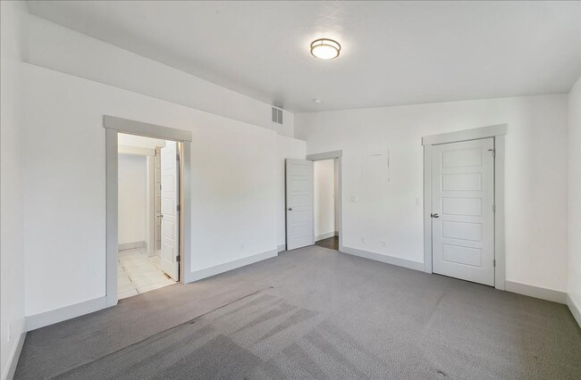 Building Photo - Warm & Welcoming Kuna Rental