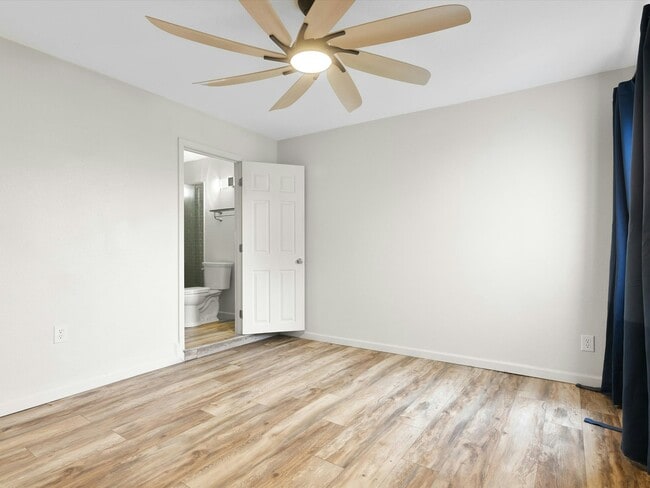 Building Photo - 9524 Watercress Dr