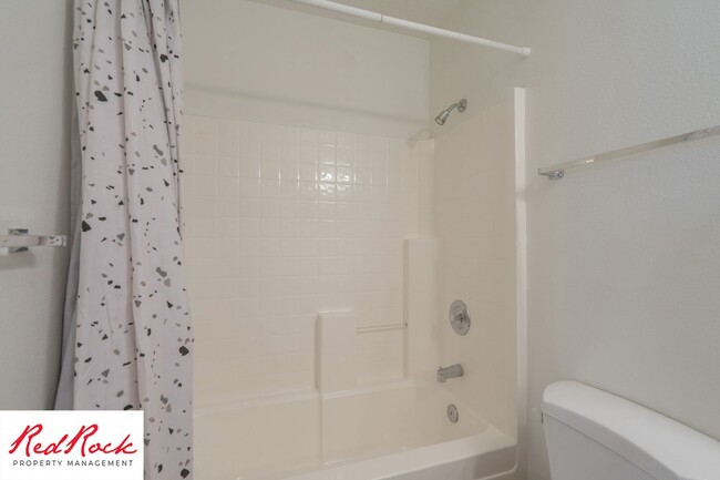 Building Photo - Remodeled 3 Bedroom Townhome with Great Vi...