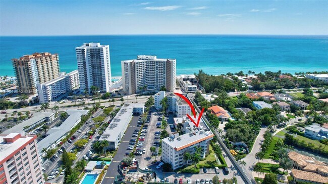 Building Photo - 3181 S Ocean Dr