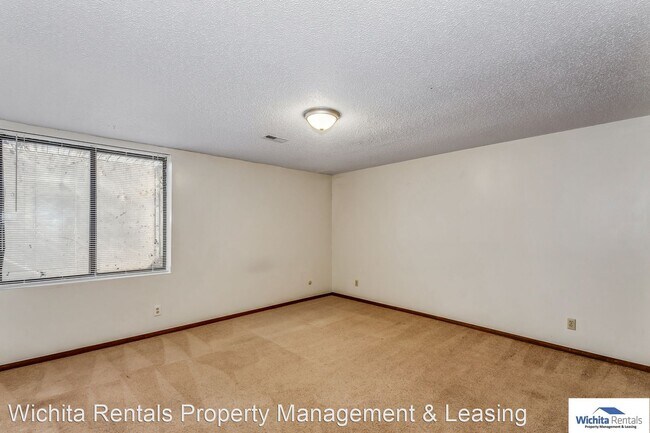 Building Photo - 2 br, 1.5 bath House - 8914 Bluestem