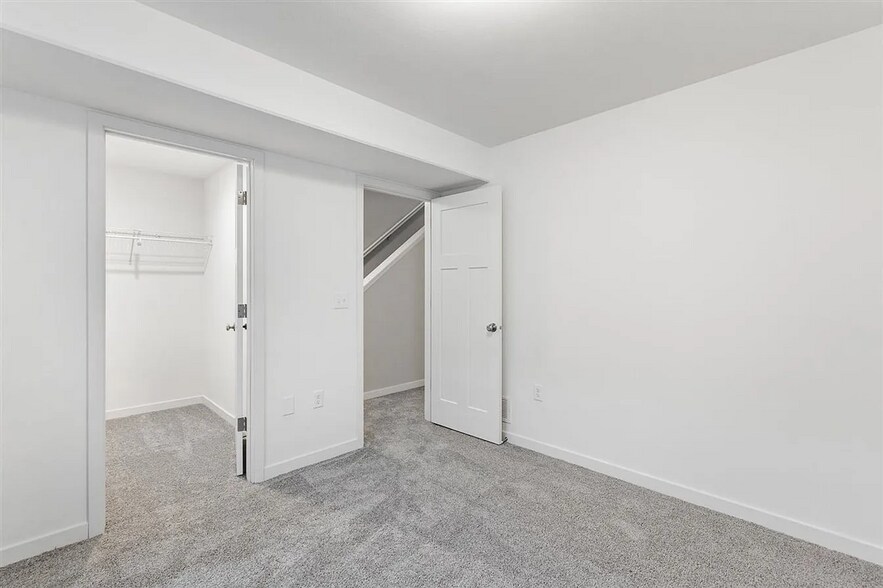 Building Photo - 622 Catherine Dr