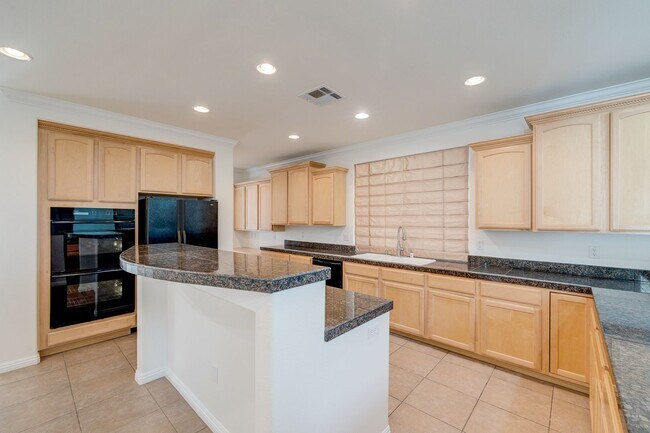 Building Photo - Beautiful 4Bd, 4Bth home in Guard Gated Community near Tivoli Village.