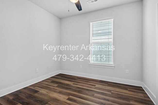 Building Photo - 936 S Wichita Ave