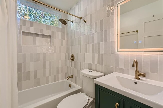 Building Photo - 1112 Milford Way