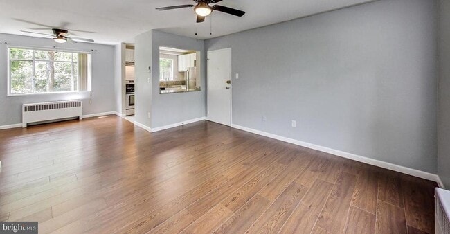 Building Photo - 10301 Montrose Ave