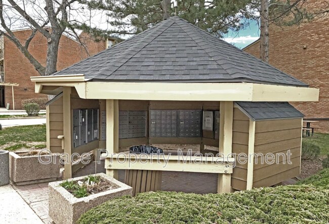 Building Photo - 3000 Colorado Ave