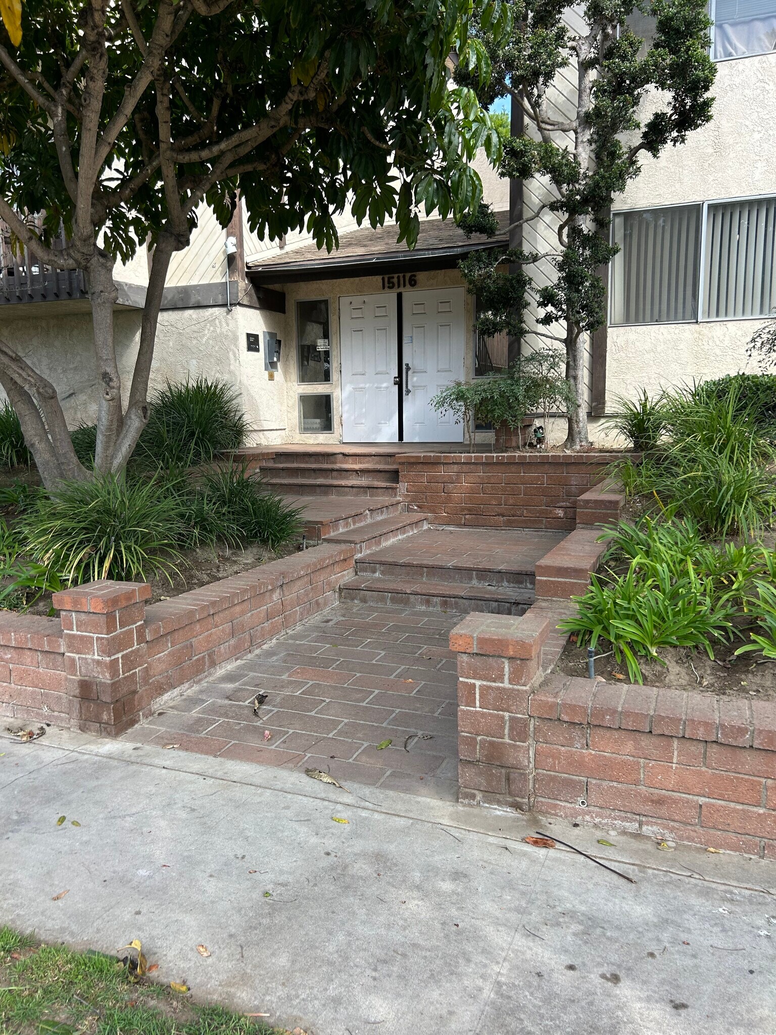 Building Photo - 15116 S Raymond Ave