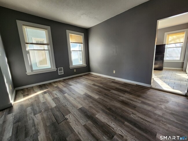 Building Photo - 538 Howard Ave