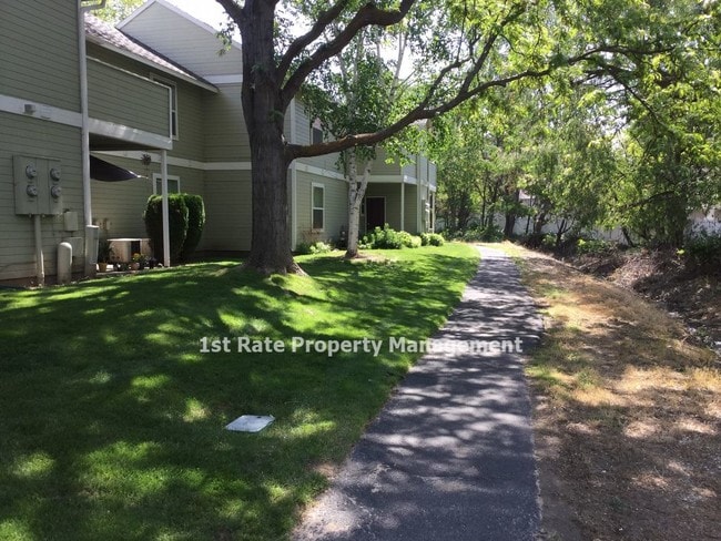 Building Photo - 1480 N Hartman St