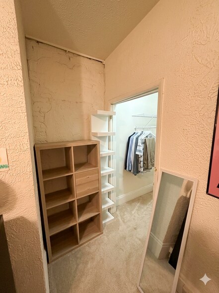 Building Photo - 2910 E Carson St