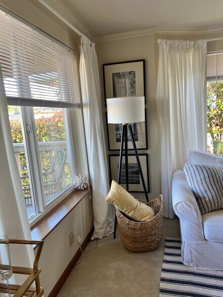 Living room corner between front and side - 610 Glen St