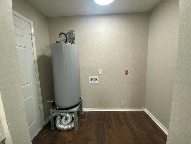 Building Photo - 518 Big Deer Dr