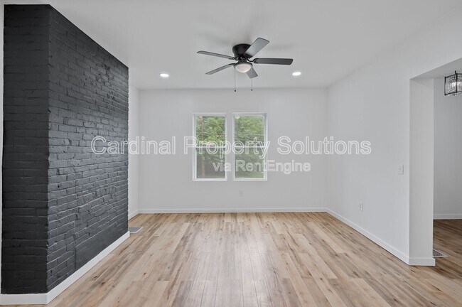 Building Photo - 433 Dorchester Ave