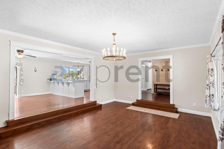 Building Photo - Unit