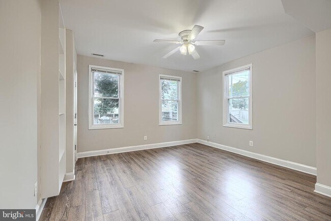 Building Photo - 8611 Flower Ave