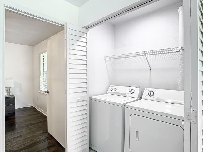 Building Photo - Westpointe Boulevard, Orlando, FL 32835 - 1 BR 1 BA condo