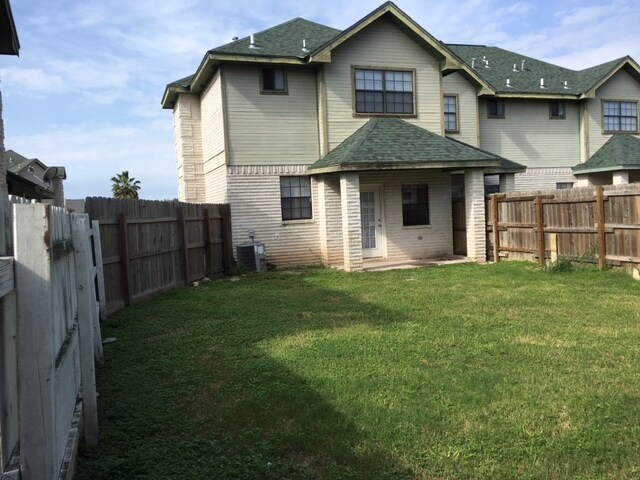 Building Photo - 2801 Charleston Ln