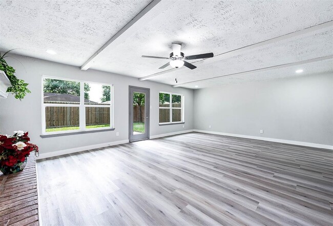 Building Photo - 519 Fawnwood Dr