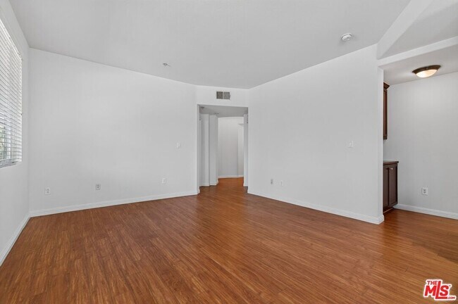Building Photo - 360 W Ave 26