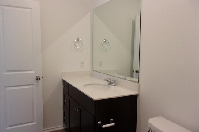 Building Photo - 2725 Louris Ln