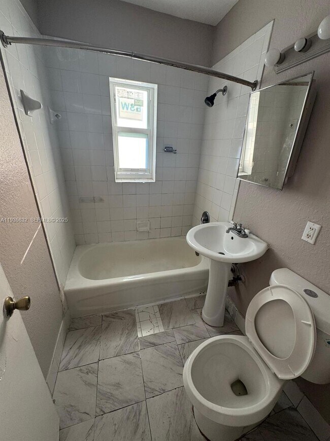 Building Photo - 8407 NW 5th Ave