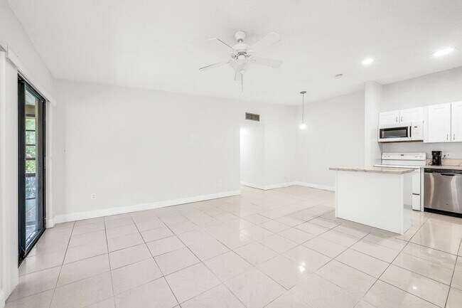 Building Photo - 9743 W McNab Rd