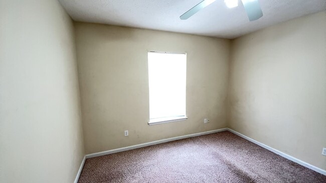 Building Photo - 3611 Eagle Ln