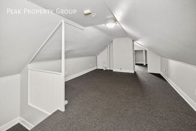 Building Photo - 2359 Stratford Ave