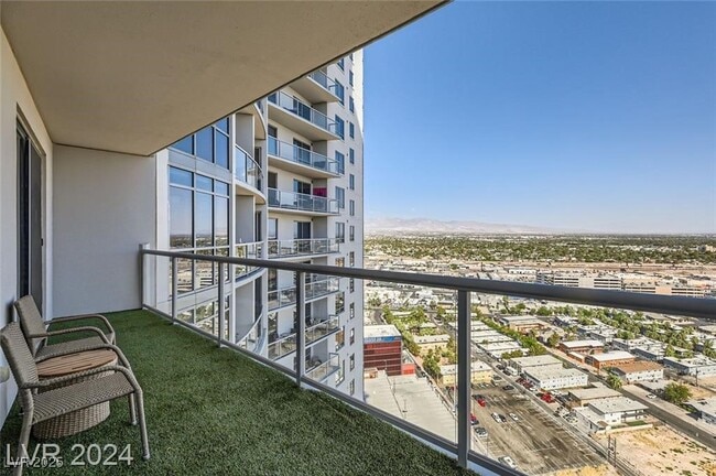 Building Photo - 200 W Sahara Ave