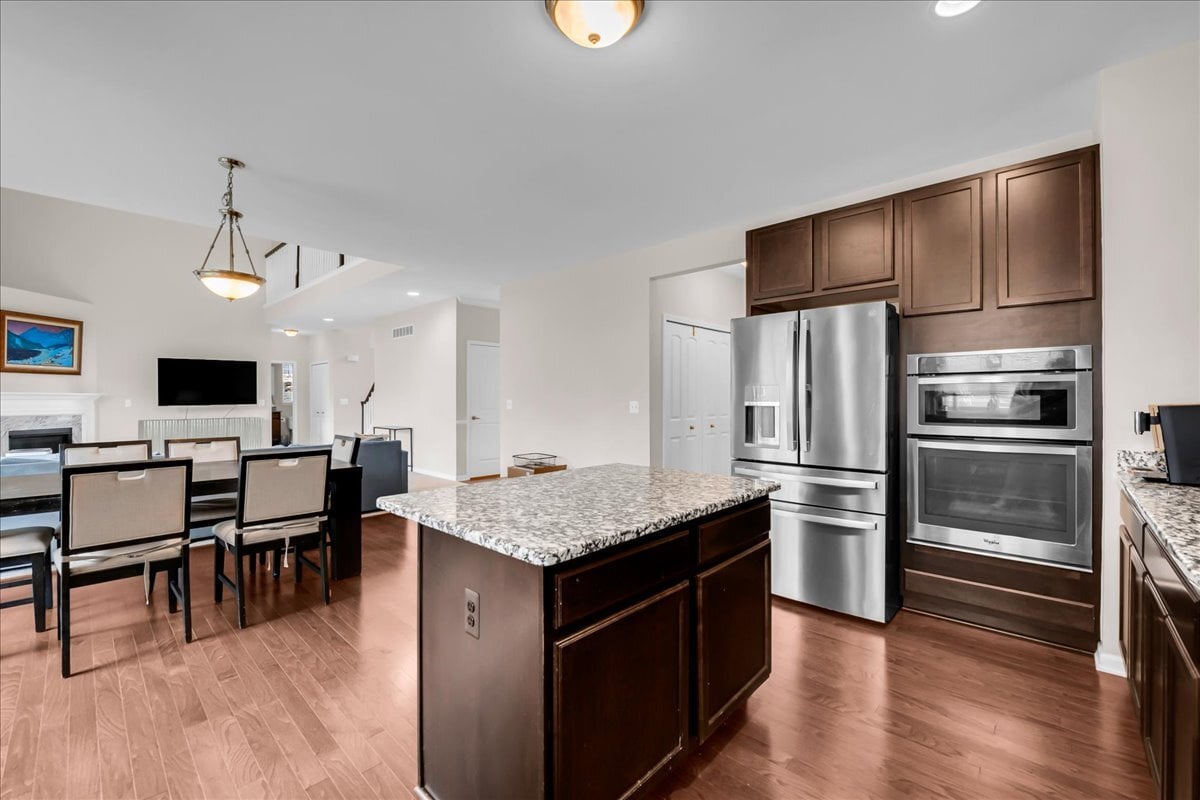 Building Photo - 41761 Steinbeck Gln
