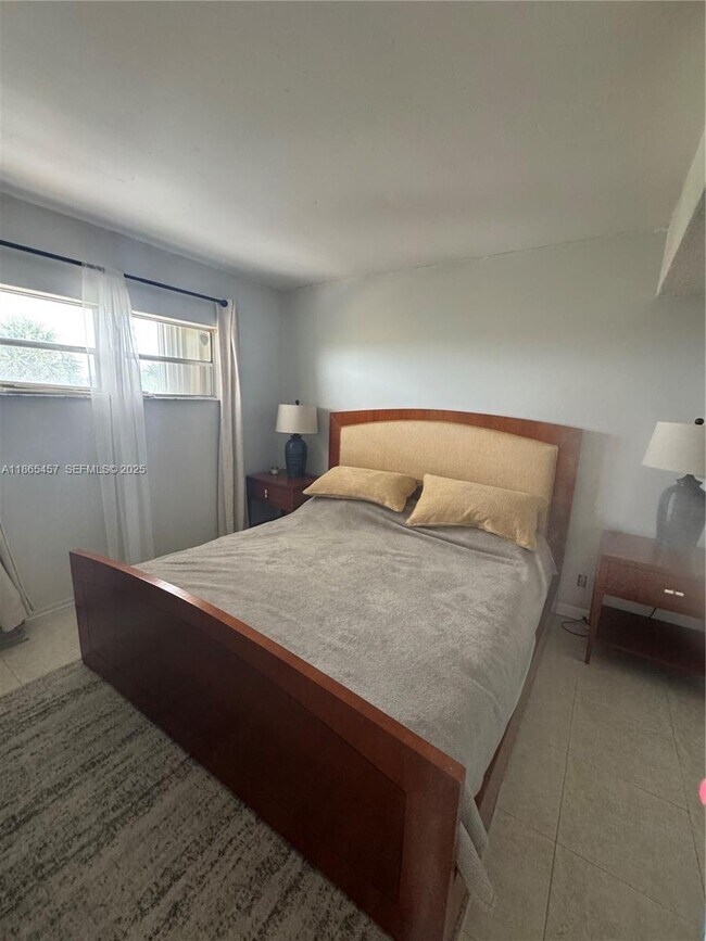 Building Photo - 1967 S Ocean Blvd