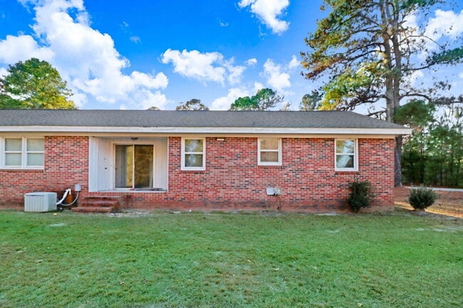 Building Photo - 2 BR | 1 BA Apartment - Scott Hills Apts in Goldsboro *Trash/Water/Lawn Care Included*