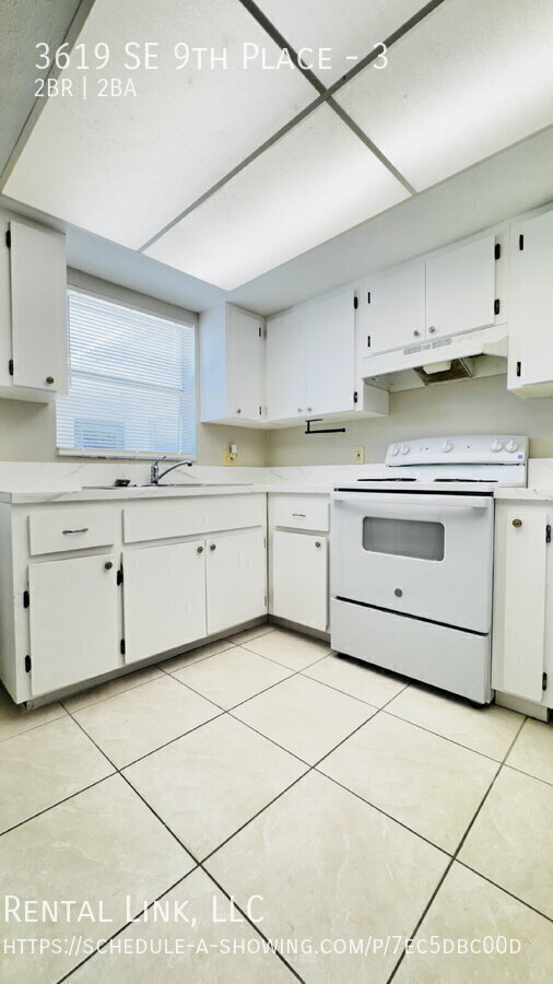 Building Photo - 3619 SE 9th Pl