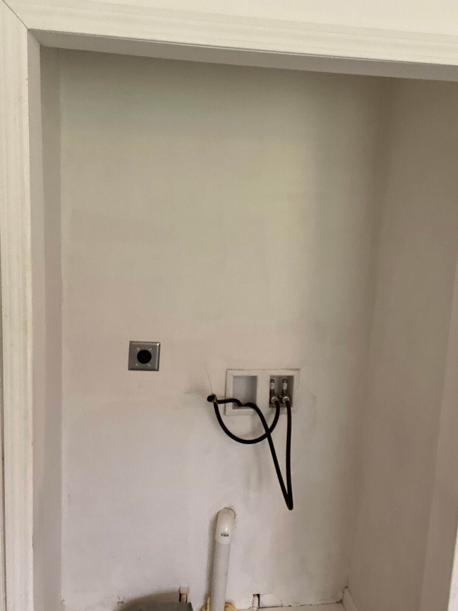 Washer/Dryer Hook Up - 2431 Baxter Rd SW